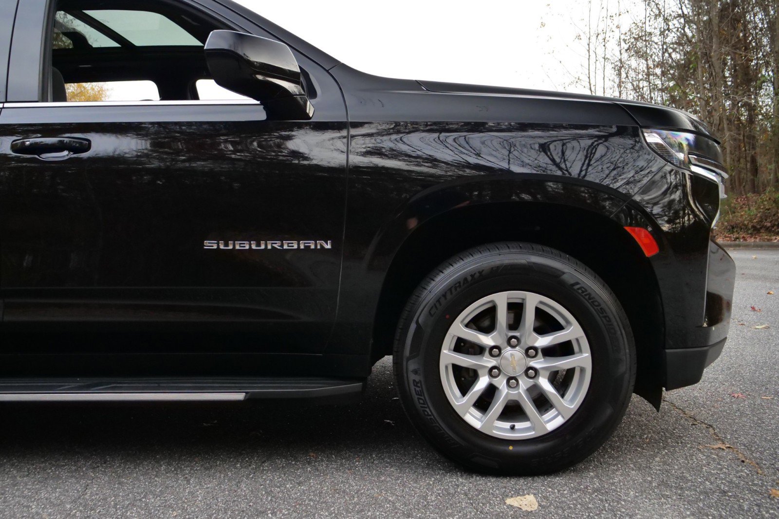 Used 2021 Chevrolet Suburban LT image 42