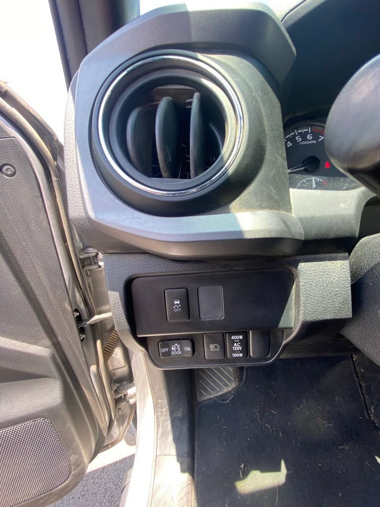 Used 2020 Toyota Tacoma TRD Off-Road w/ Technology Package RWD image 12