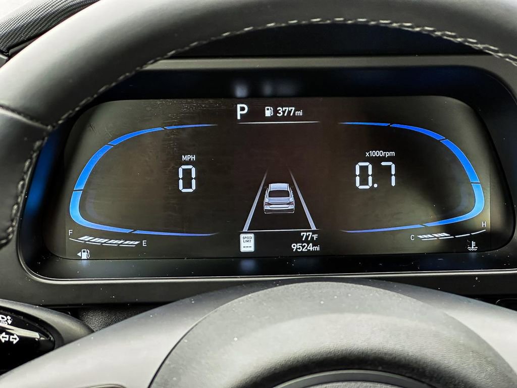 Used 2025 Hyundai Elantra Sport image 25