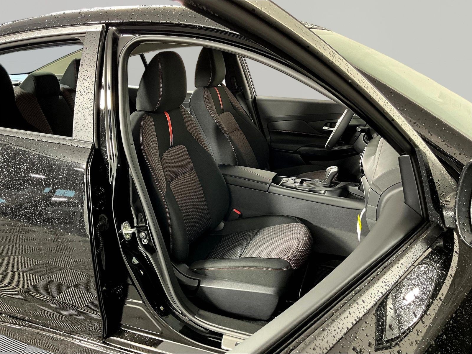 New 2026 Nissan Sentra SR w/ Floor Mat Package FWD image 18