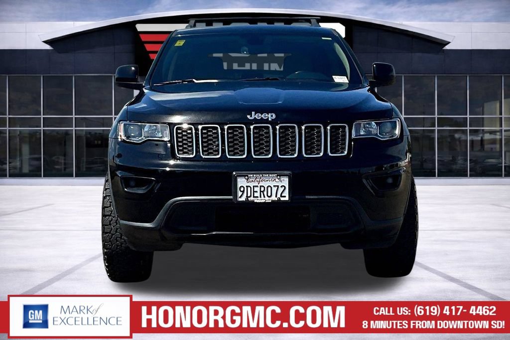 Used 2022 Jeep Grand Cherokee Laredo E w/ Security & Convenience Group AWD/4WD image 2