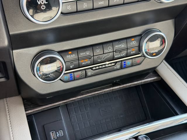 Used 2020 Ford Expedition Limited AWD/4WD image 25