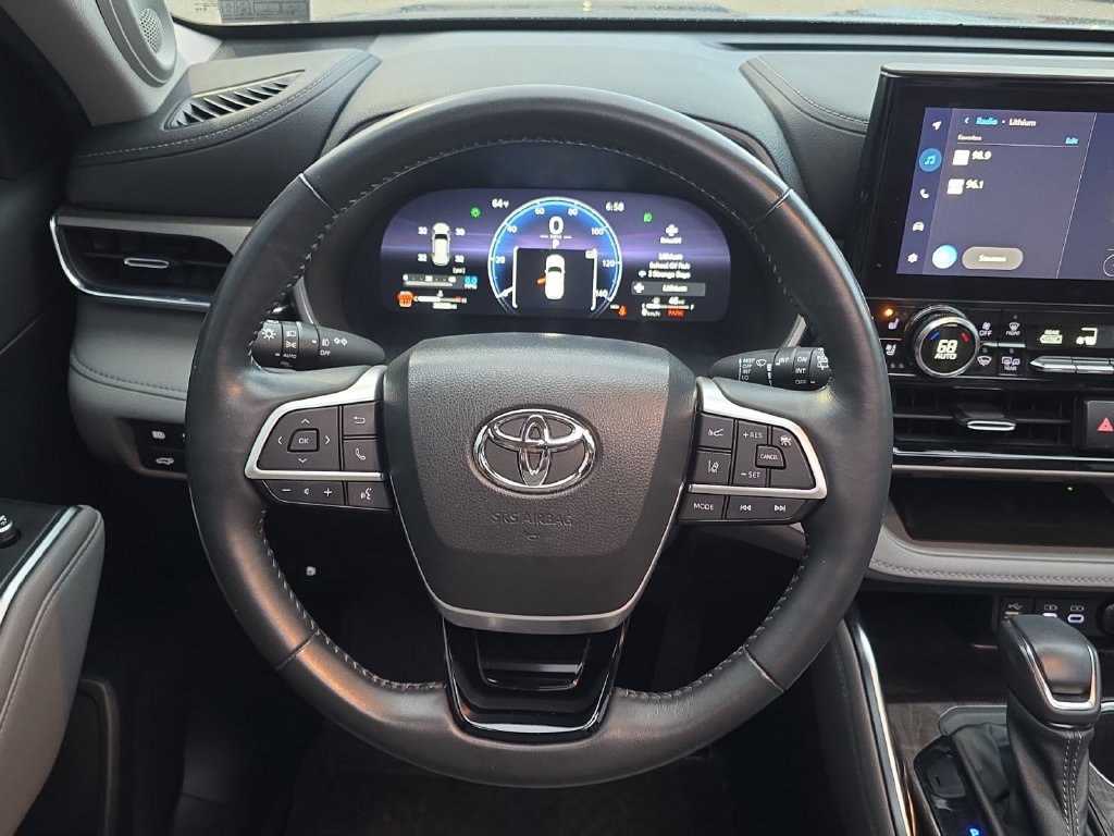 Used 2023 Toyota Highlander Limited AWD/4WD image 15