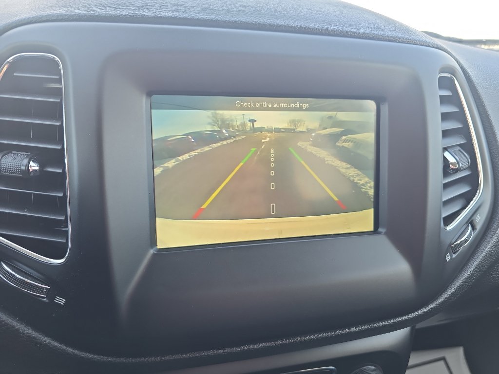 Used 2019 Jeep Compass Latitude w/ Safety & Security Group image 28