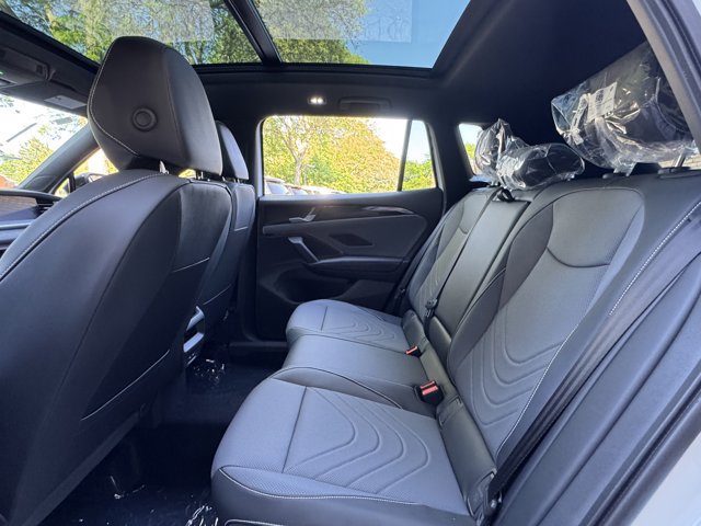 New 2026 Volkswagen Tiguan SE R-Line AWD/4WD image 24