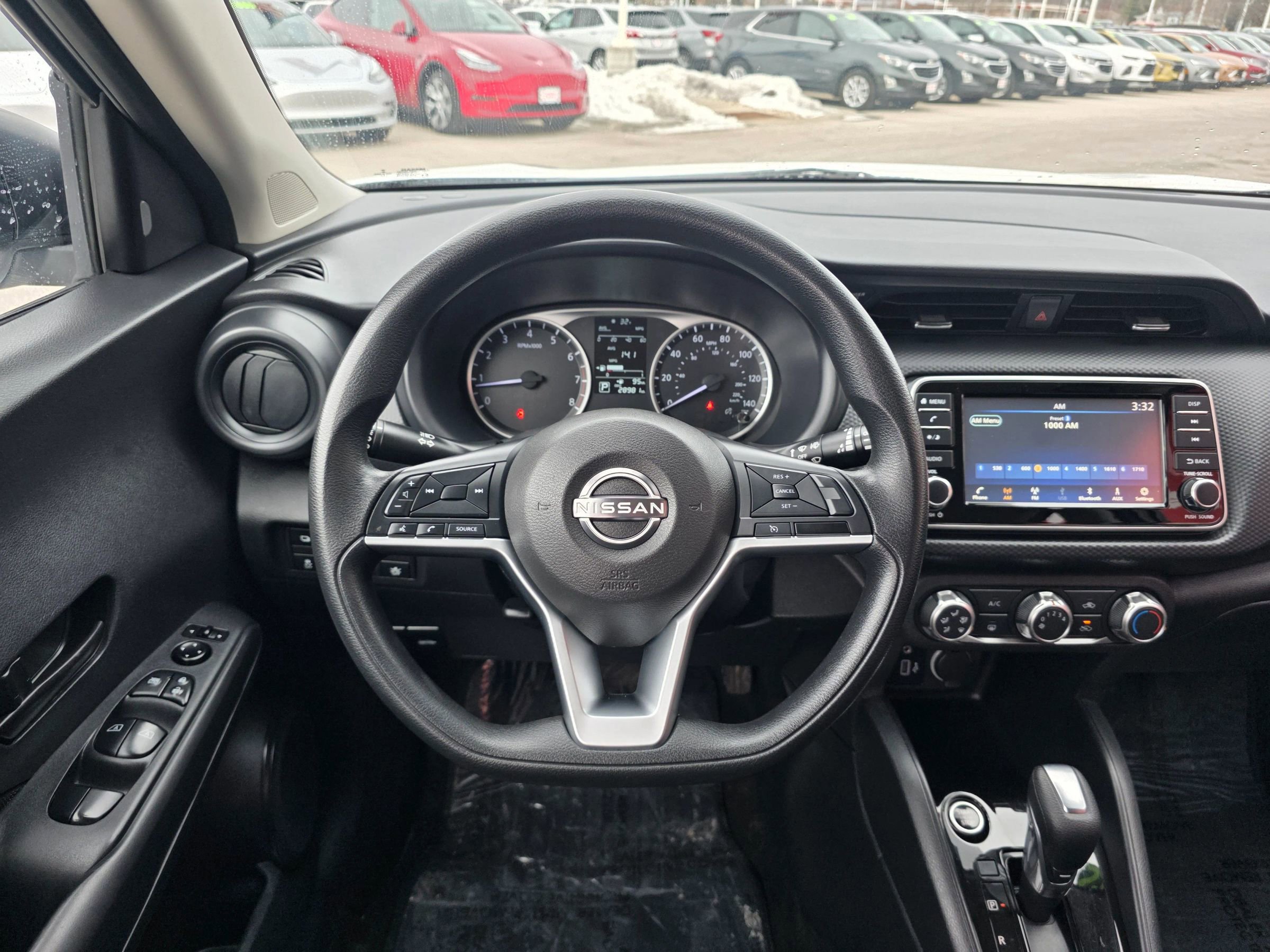 Used 2022 Nissan Kicks S FWD image 12