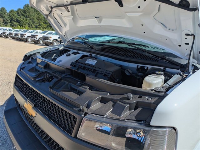 New 2025 Chevrolet Express 2500 Work Van w/ Driver Convenience Package image 27