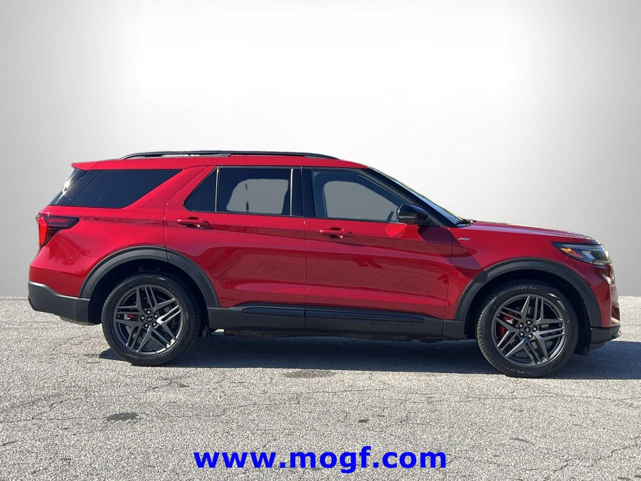 Certified 2025 Ford Explorer ST-Line w/ Premium Package AWD/4WD image 29