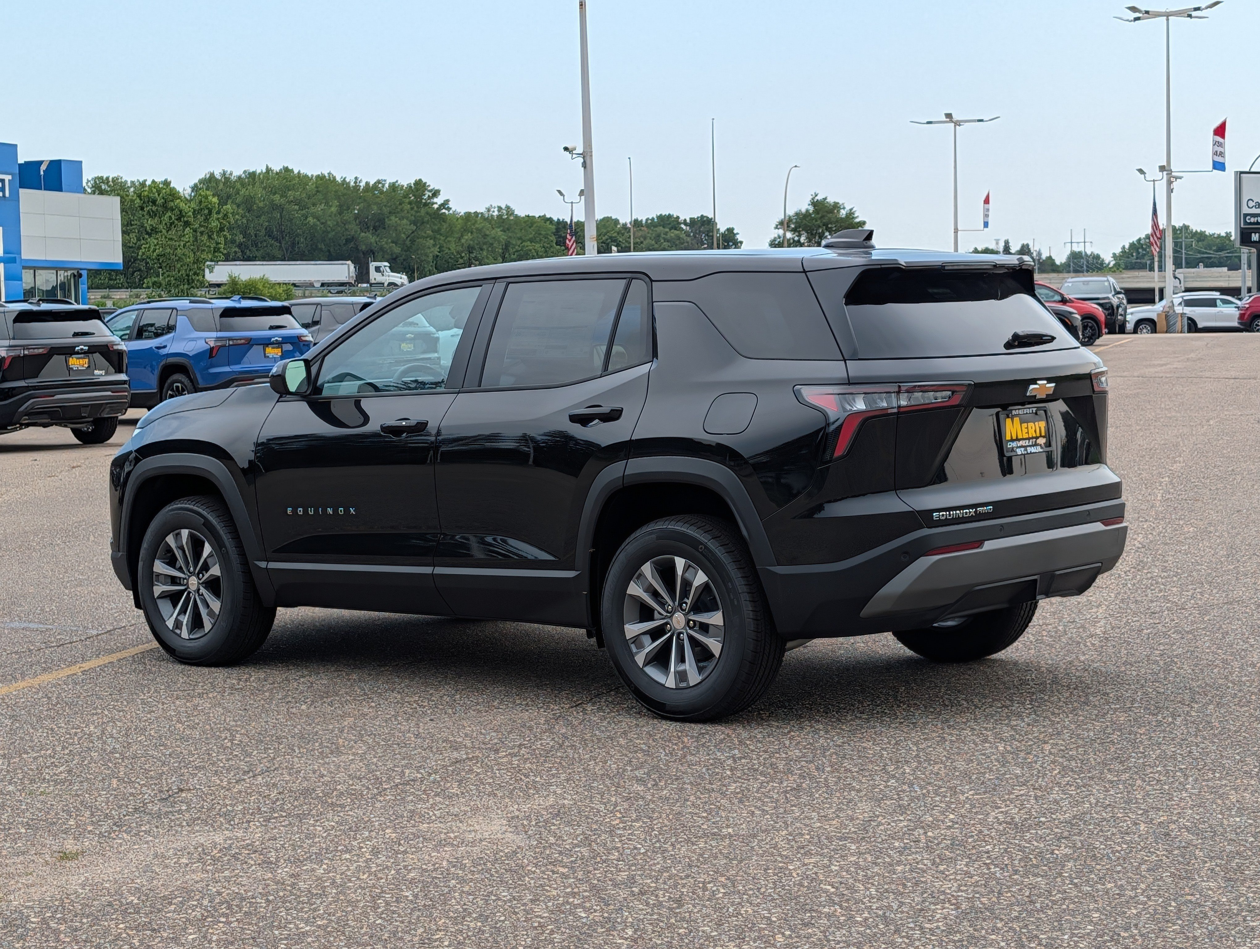 New 2026 Chevrolet Equinox LT w/ Convenience Package II AWD/4WD image 4