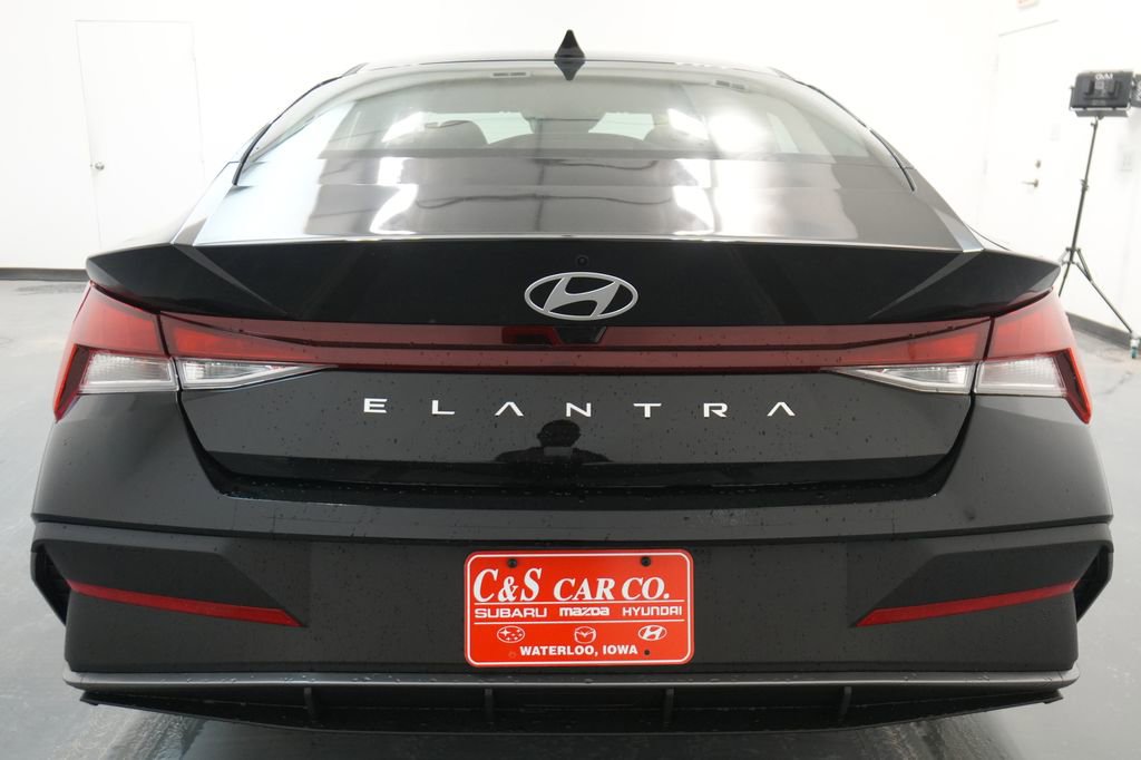 New 2026 Hyundai Elantra SE w/ Cargo Package image 7