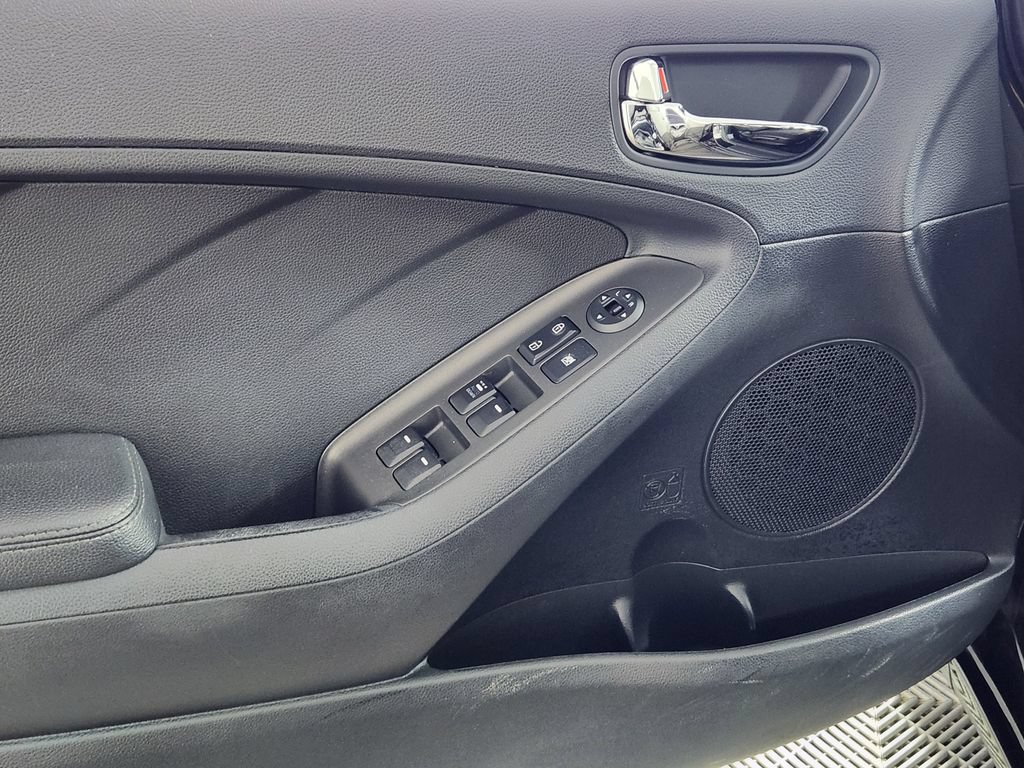 Used 2016 Kia Forte LX FWD image 16