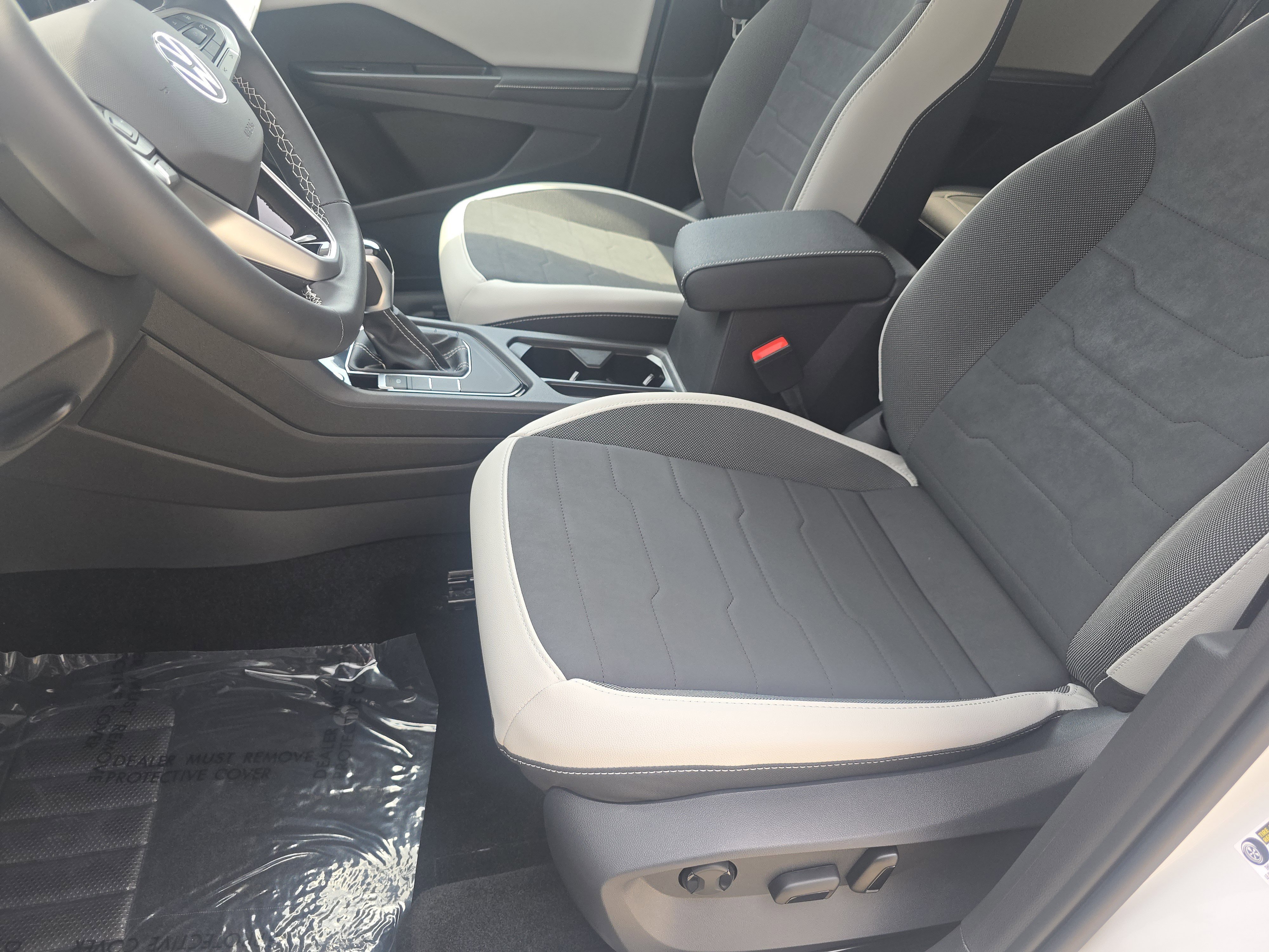 New 2025 Volkswagen Taos SE image 22