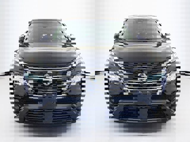 Certified 2026 Nissan Rogue SV image 2