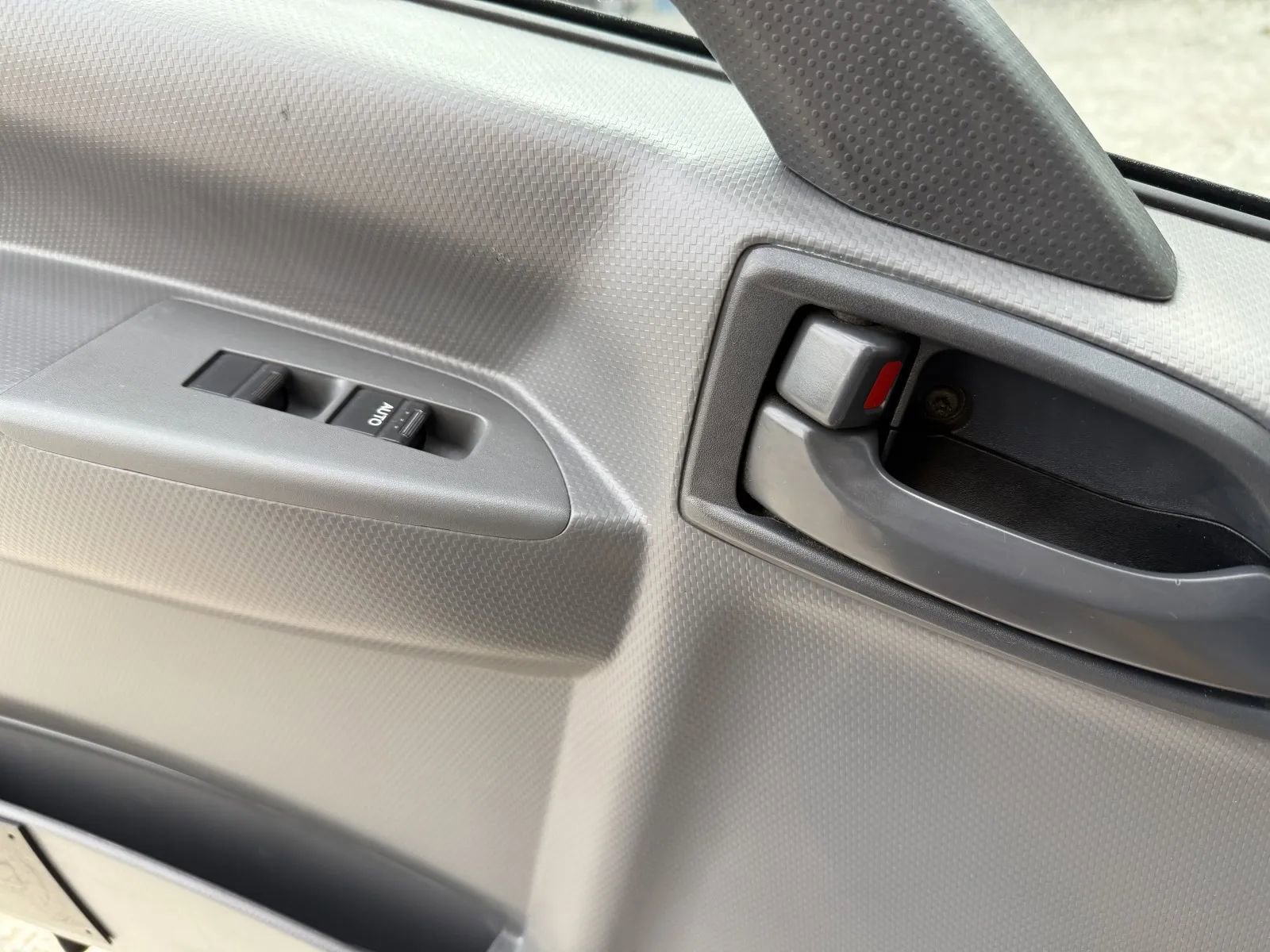 Used 2021 Isuzu NPR image 24