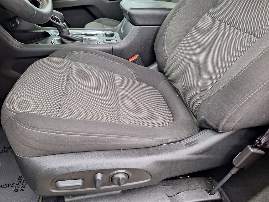 Used 2023 Chevrolet Traverse LT image 10