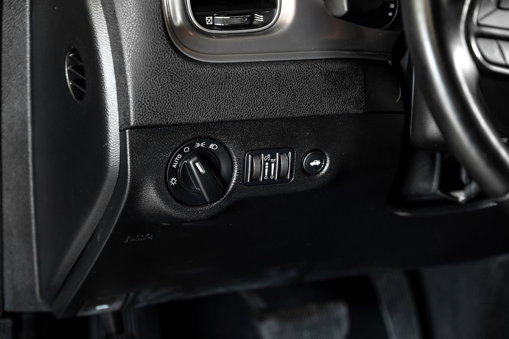 Used 2023 Dodge Charger SXT RWD image 23