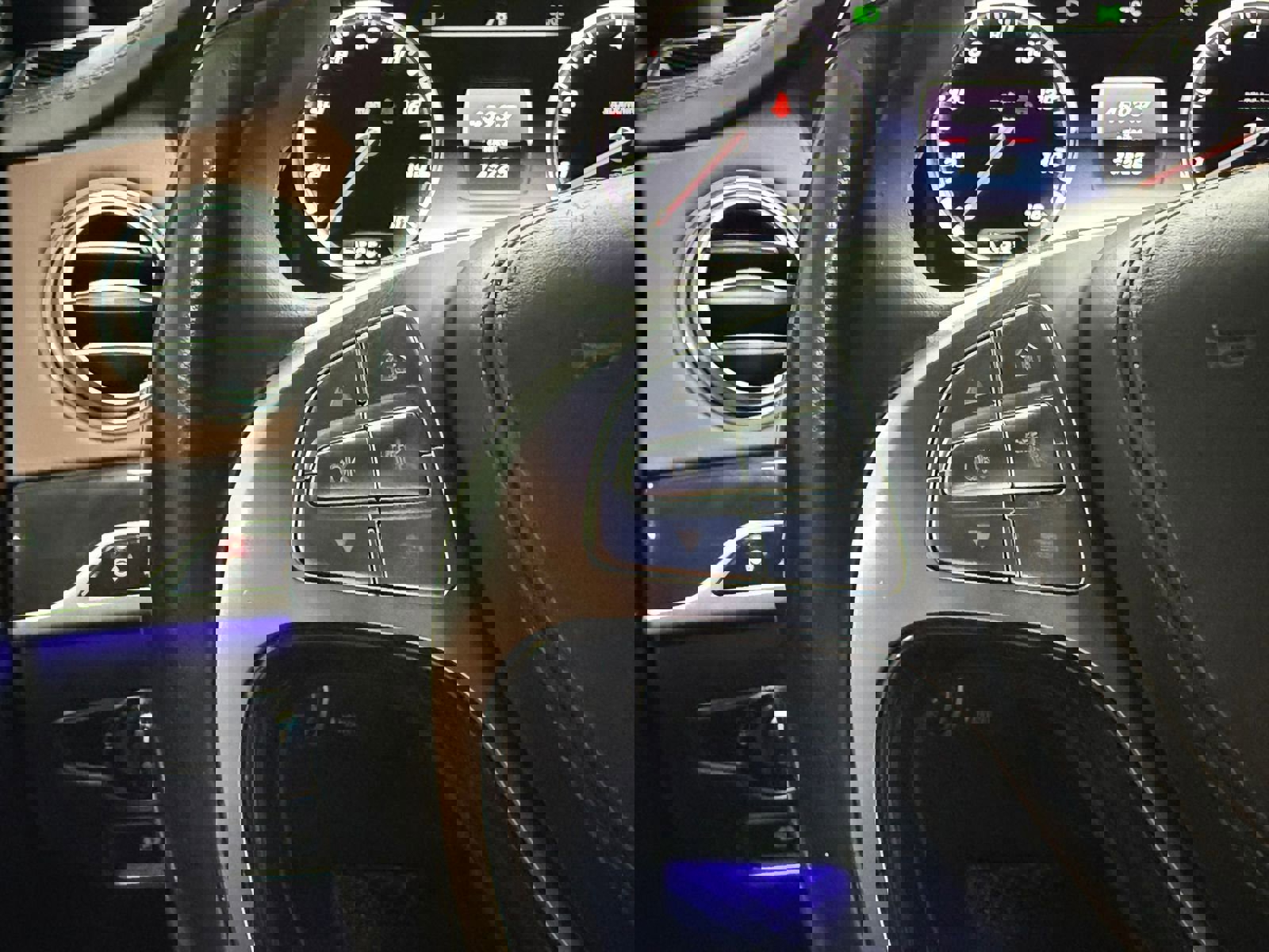 Used 2017 Mercedes-Benz Maybach S 550 4MATIC image 17