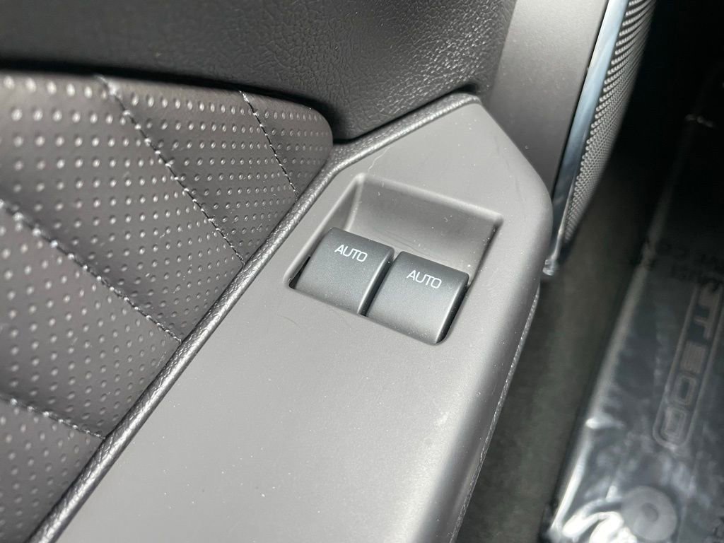 Used 2012 Ford Mustang Shelby GT500 w/ SVT Performance Pkg image 42