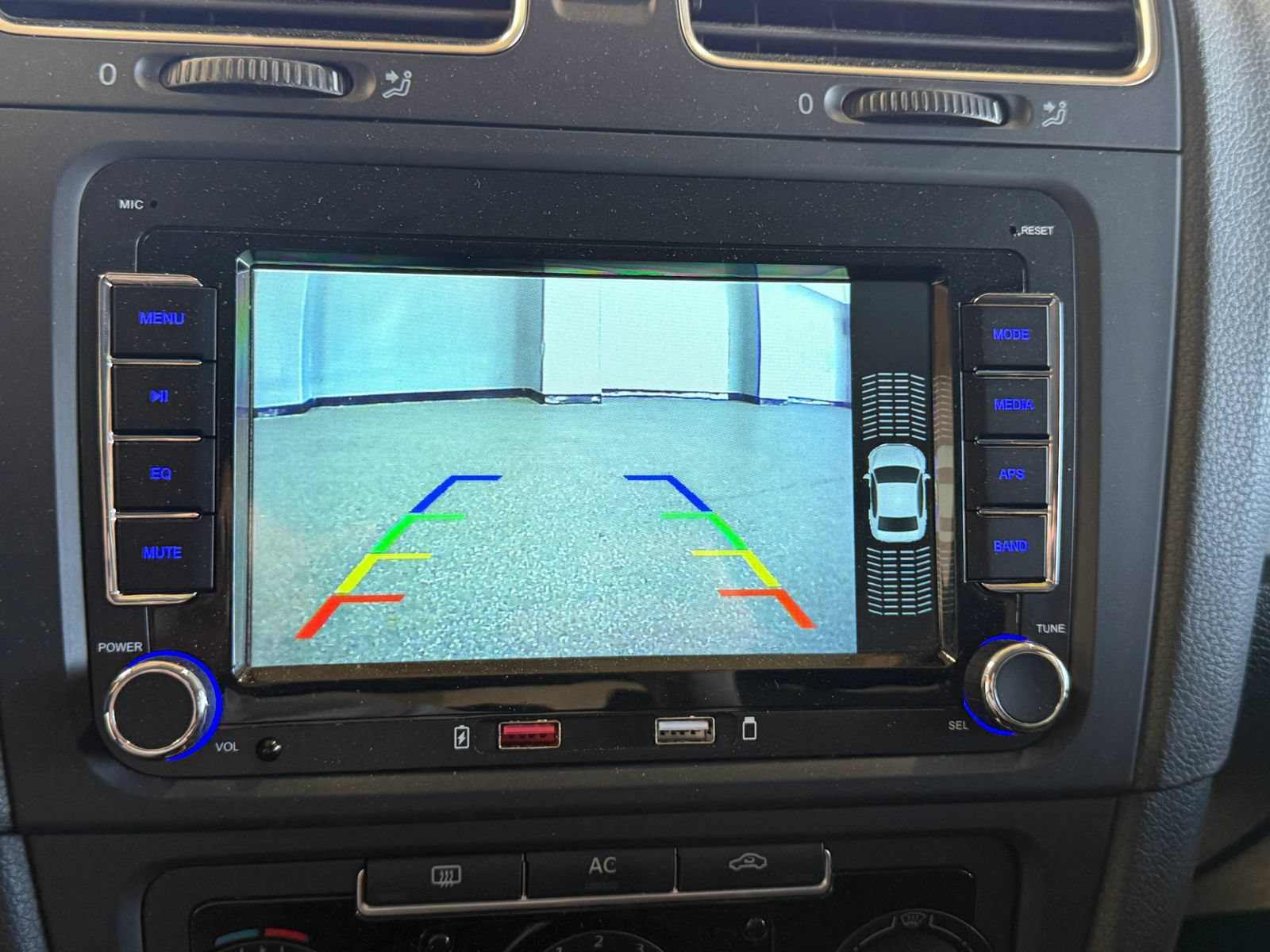 Used 2012 Volkswagen Golf 4-Door FWD image 17