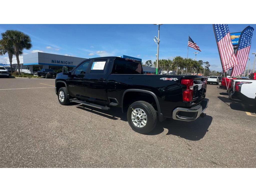 Used 2025 Chevrolet Silverado 2500 LT w/ Convenience Package AWD/4WD image 8