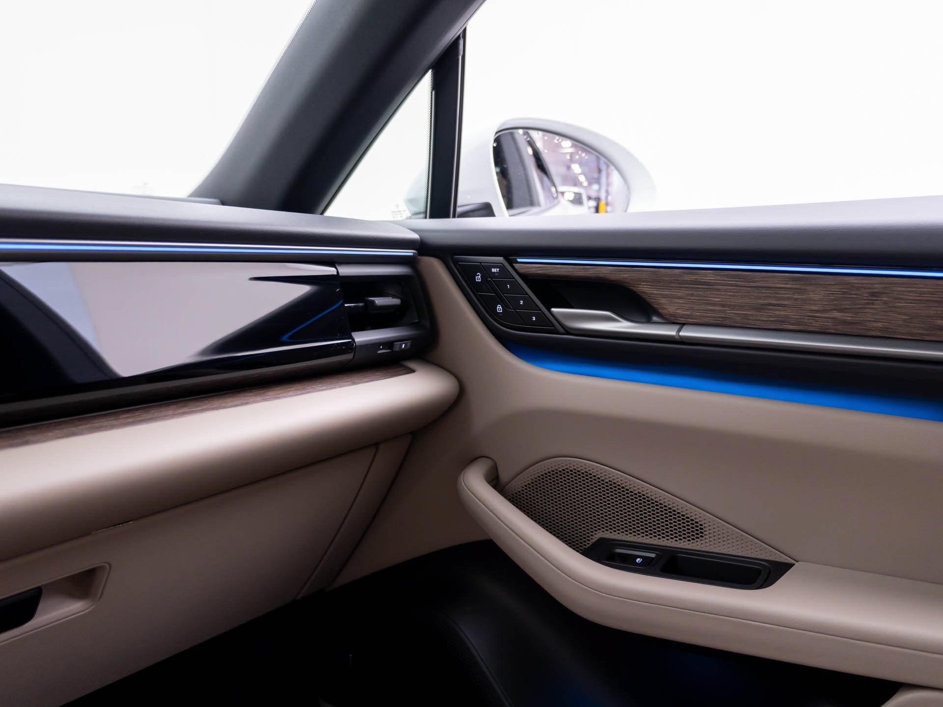 New 2026 Porsche Macan 4 Electric AWD/4WD image 30