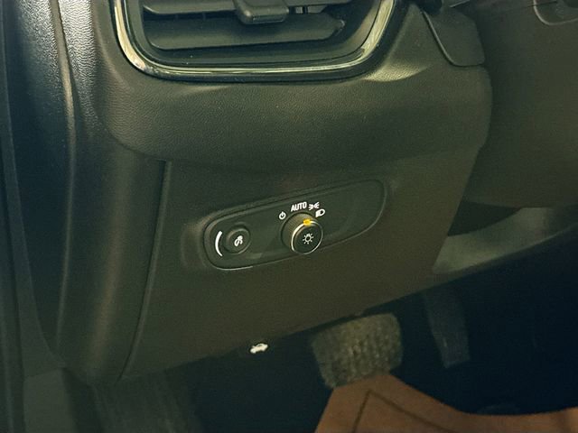 Used 2022 Chevrolet Equinox RS w/ RS Leather Package image 11