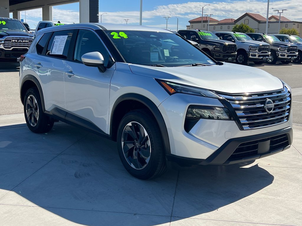 Used 2024 Nissan Rogue SV image 8