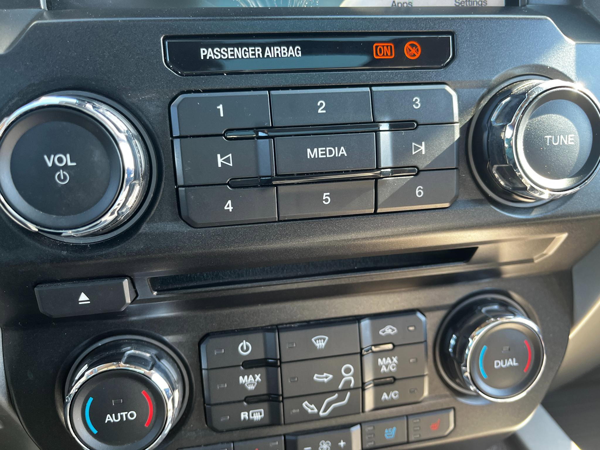 Used 2017 Ford F250 Lariat w/ Lariat Ultimate Package image 41