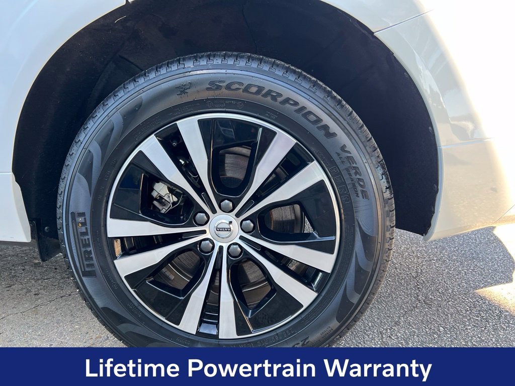 Certified 2025 Volvo XC60 T8 Core AWD/4WD image 9