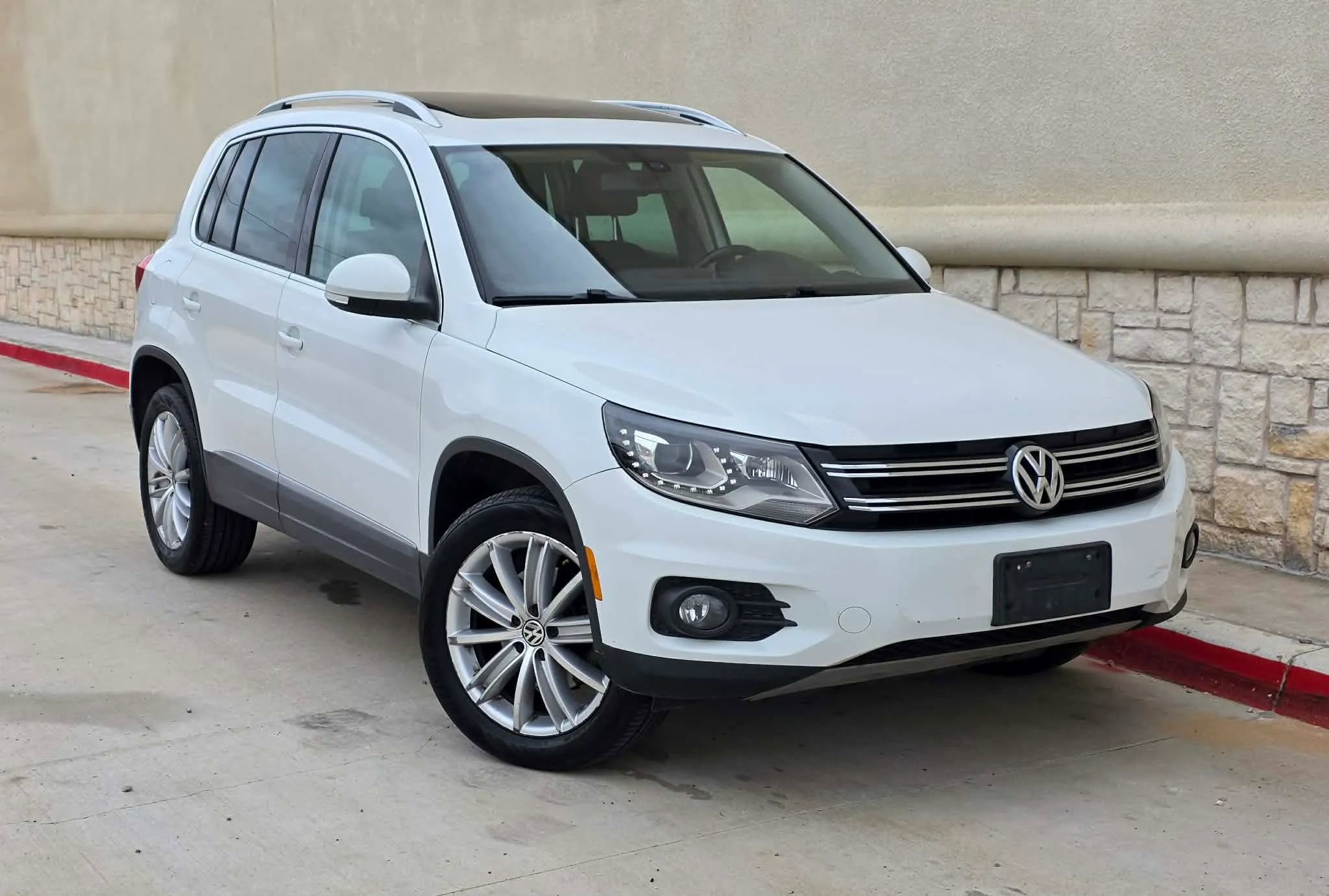 Used 2016 Volkswagen Tiguan SE