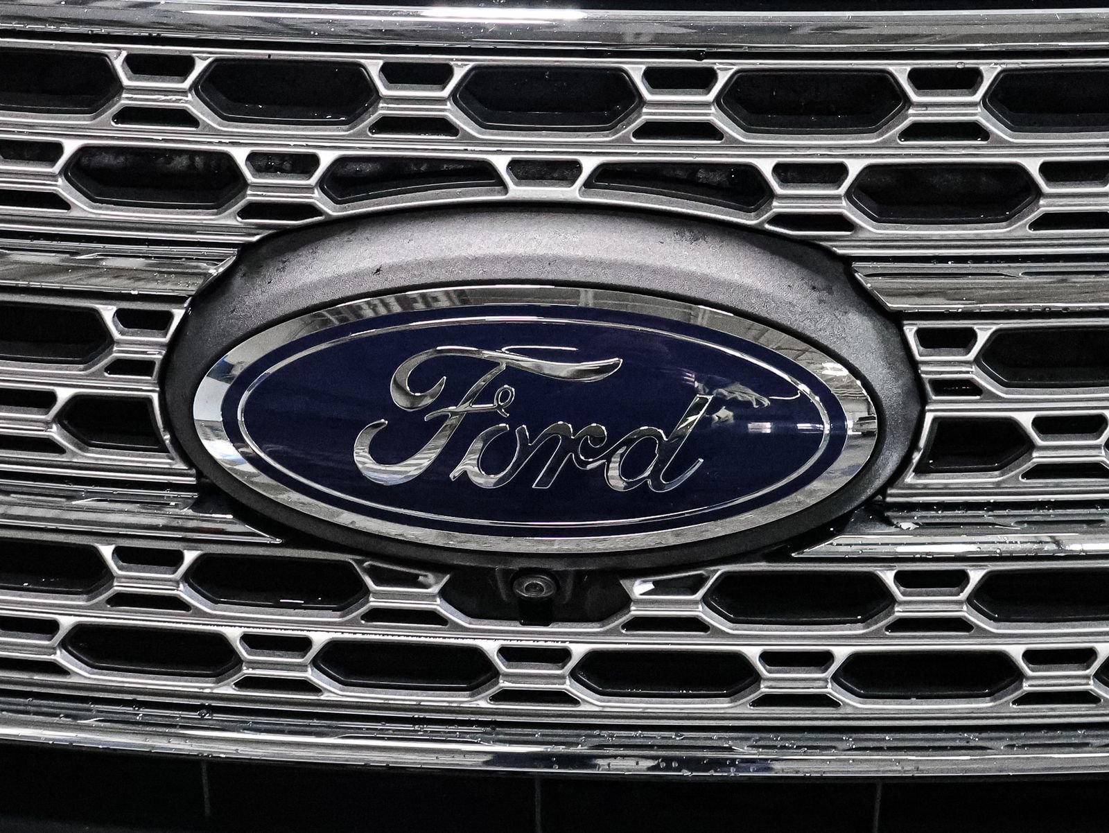 Certified 2023 Ford Explorer Limited w/ Limited Technology Package AWD/4WD image 13