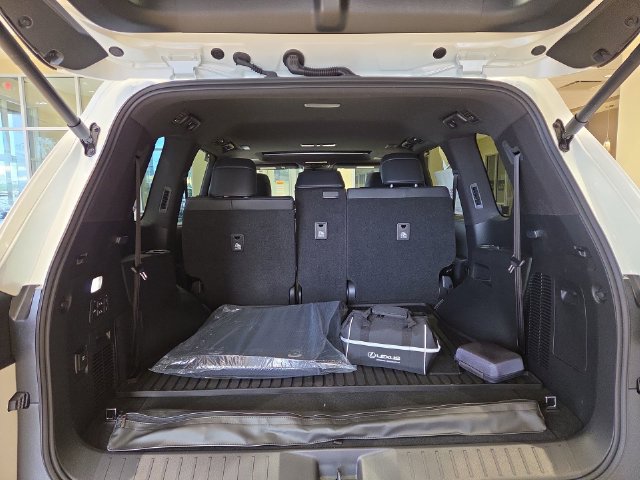 New 2026 Lexus LX 600 4WD w/ Appearance Package image 34