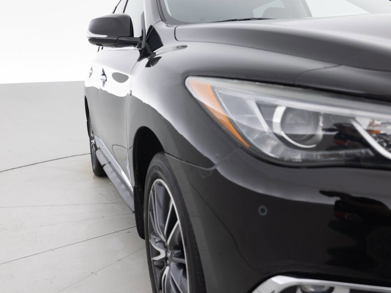Used 2017 INFINITI QX60 Luxe w/ Deluxe Technology Package AWD/4WD image 11