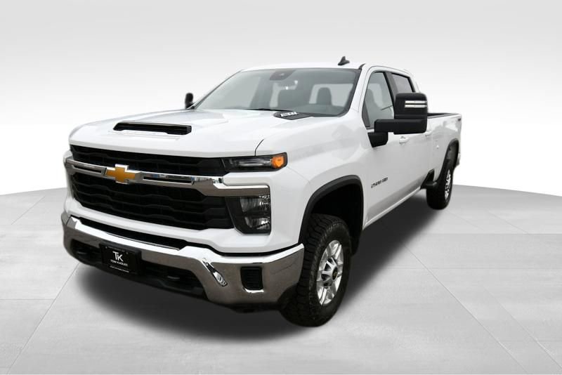 Used 2024 Chevrolet Silverado 2500 LT AWD/4WD image 2