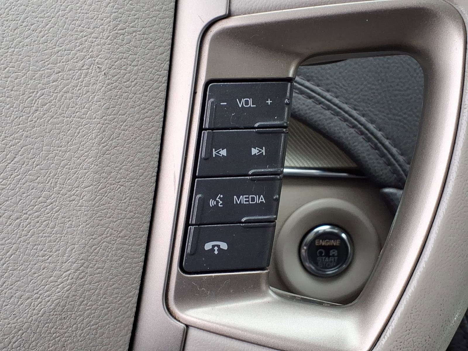 Used 2012 Lincoln MKT AWD image 23