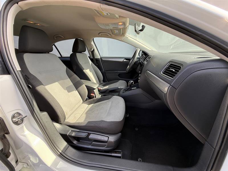 Used 2017 Volkswagen Jetta S image 17