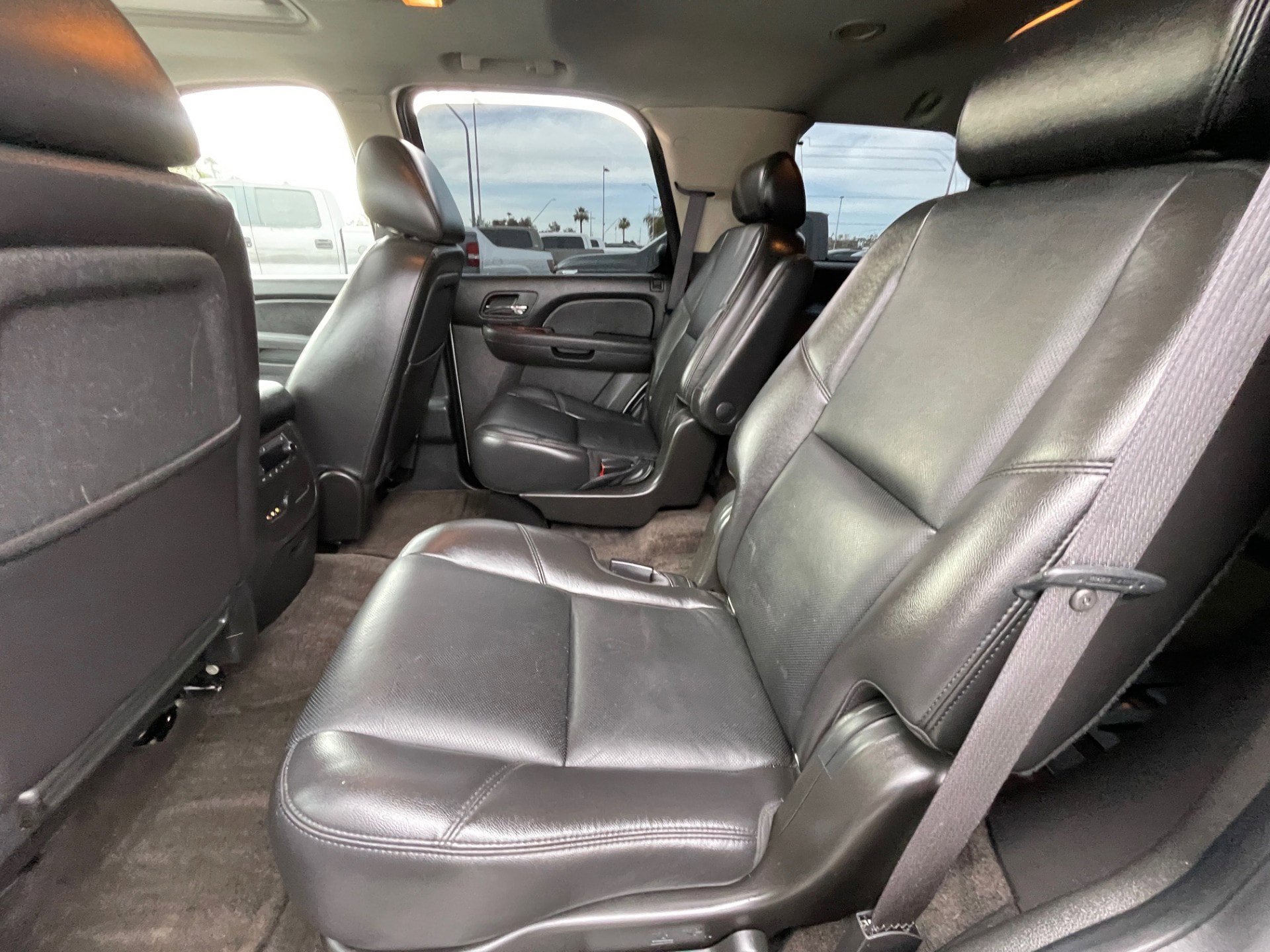 Used 2010 Chevrolet Tahoe LTZ RWD image 24