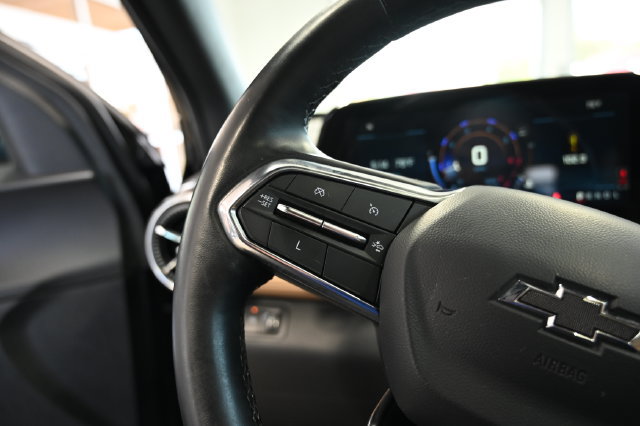 Used 2025 Chevrolet Equinox ACTIV w/ Safety and Technology Package AWD/4WD image 24