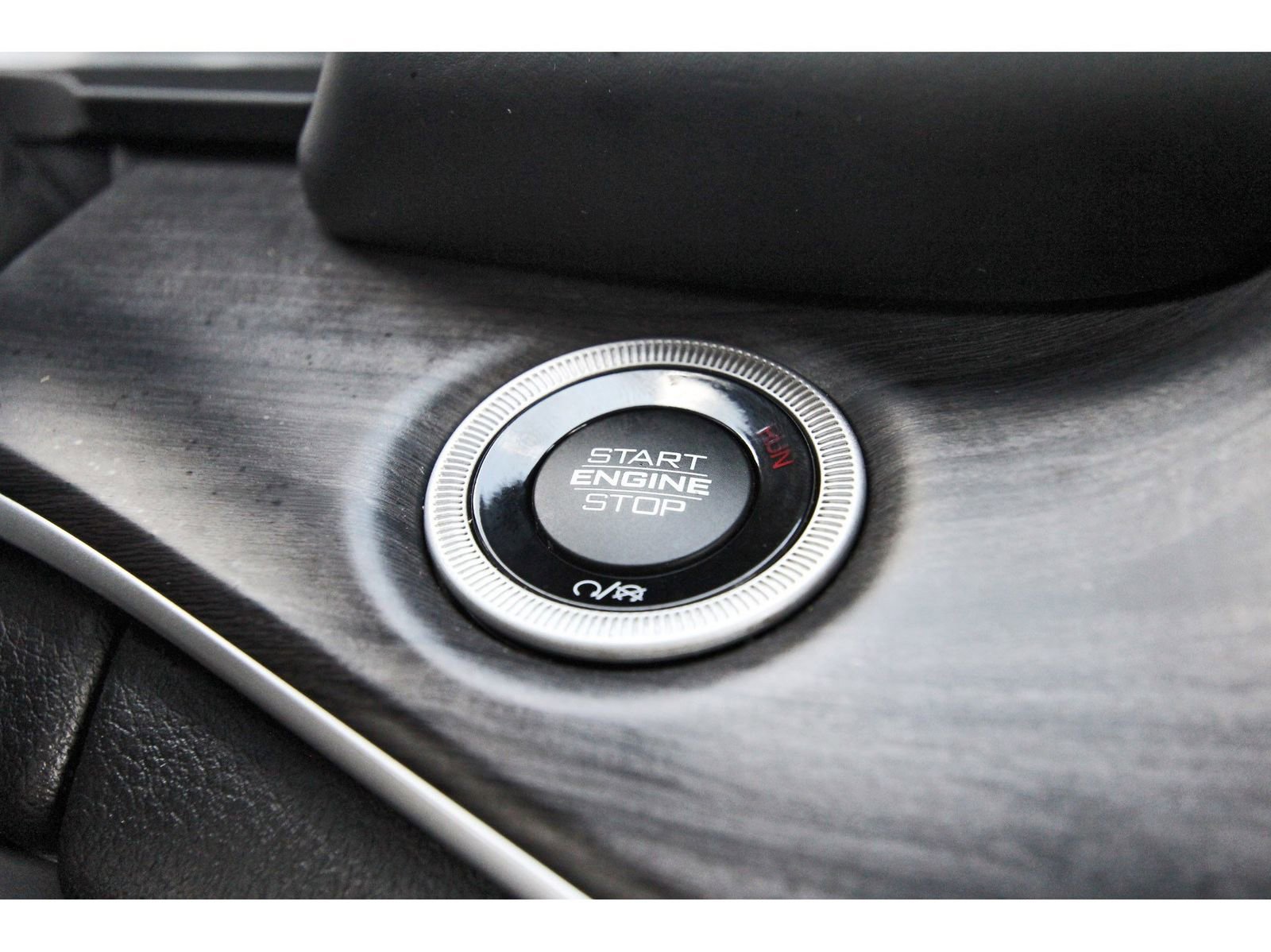 Used 2022 Jeep Grand Cherokee L Limited w/ Luxury Tech Group II image 21