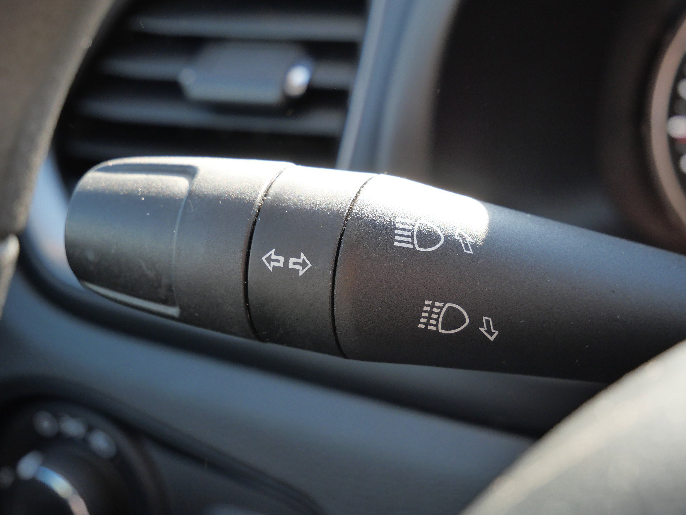 Used 2023 Jeep Renegade Latitude AWD/4WD image 33