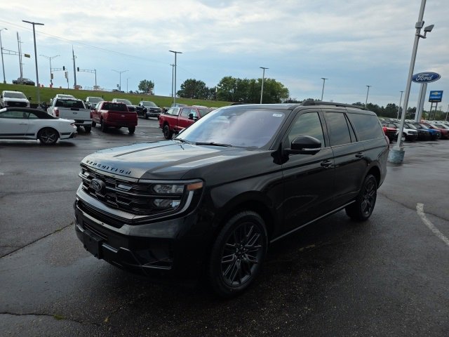 New 2025 Ford Expedition Max Platinum image 3