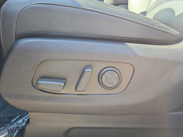 Used 2025 Kia Carnival SX w/ SX Dark Edition Package FWD image 12