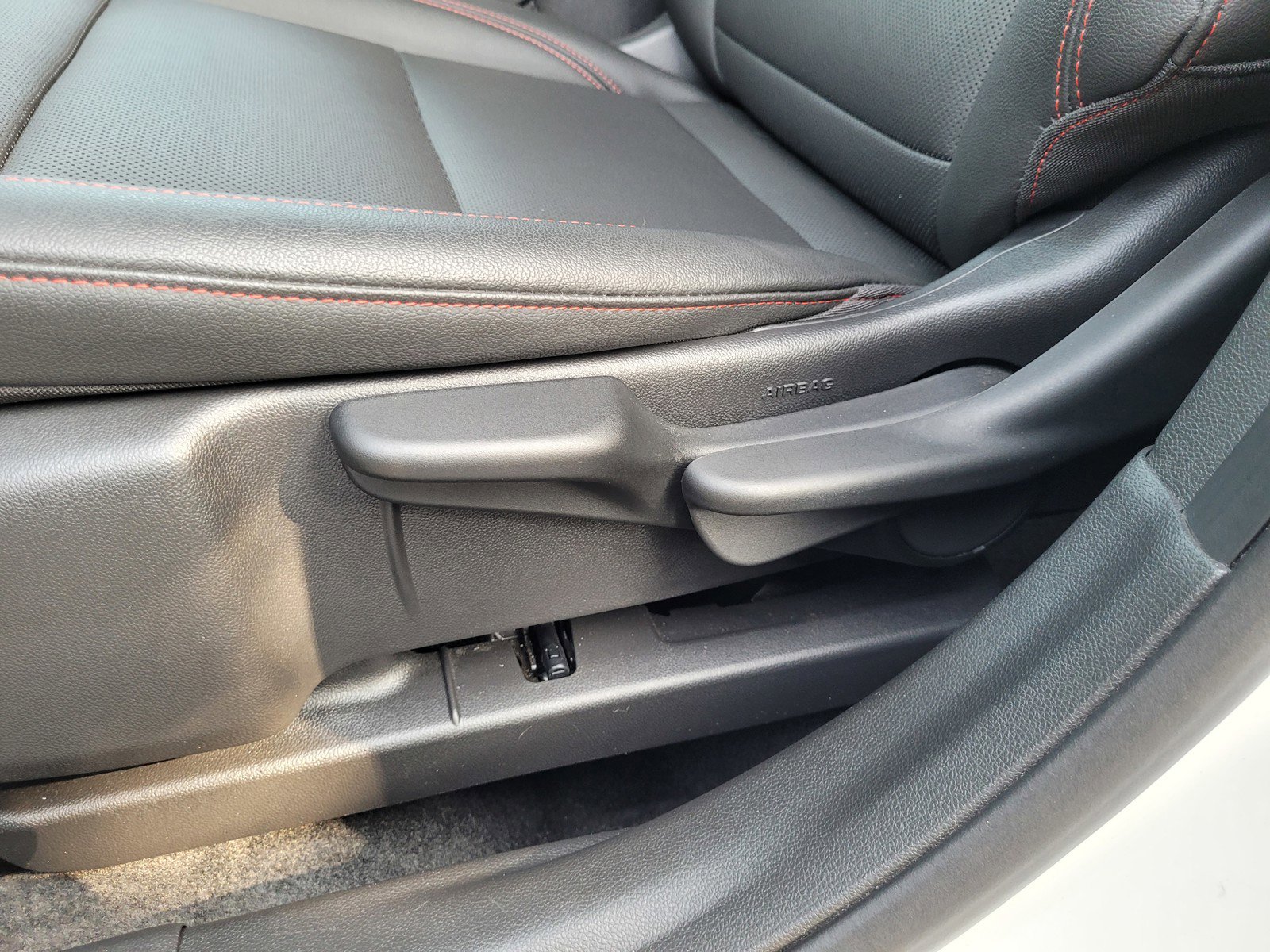 Used 2024 Chevrolet Trax RS image 11