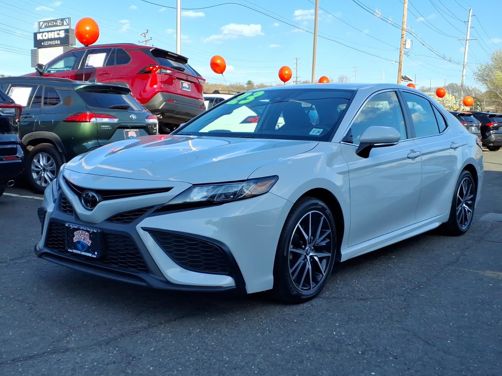 Certified 2023 Toyota Camry SE image 3