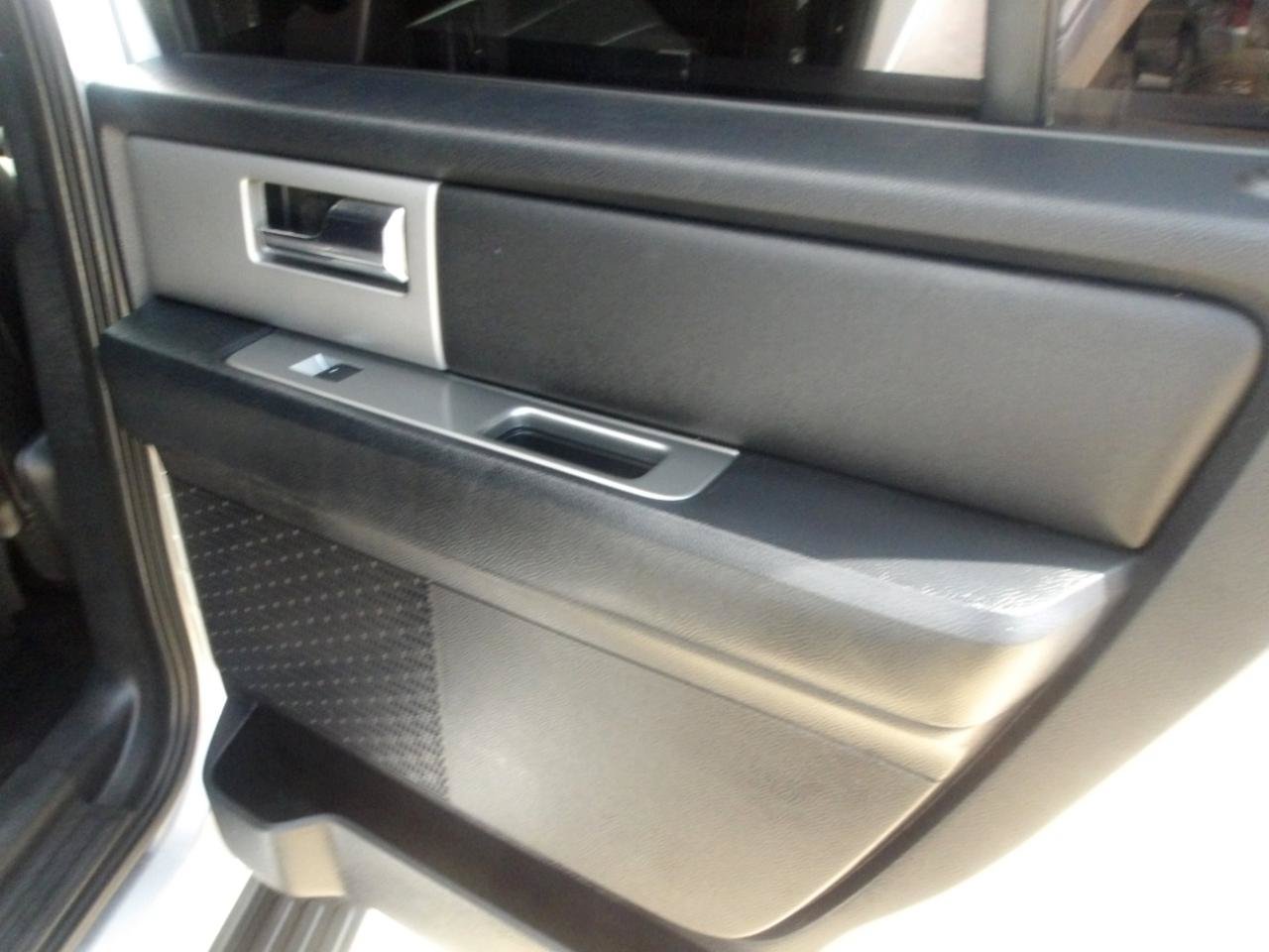 Used 2015 Ford Expedition XLT w/ Equipment Group 201A RWD image 7
