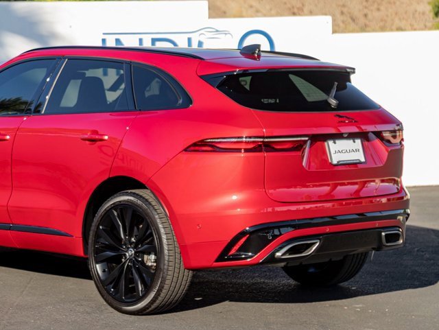 Used 2025 Jaguar F-PACE R-Dynamic S image 10