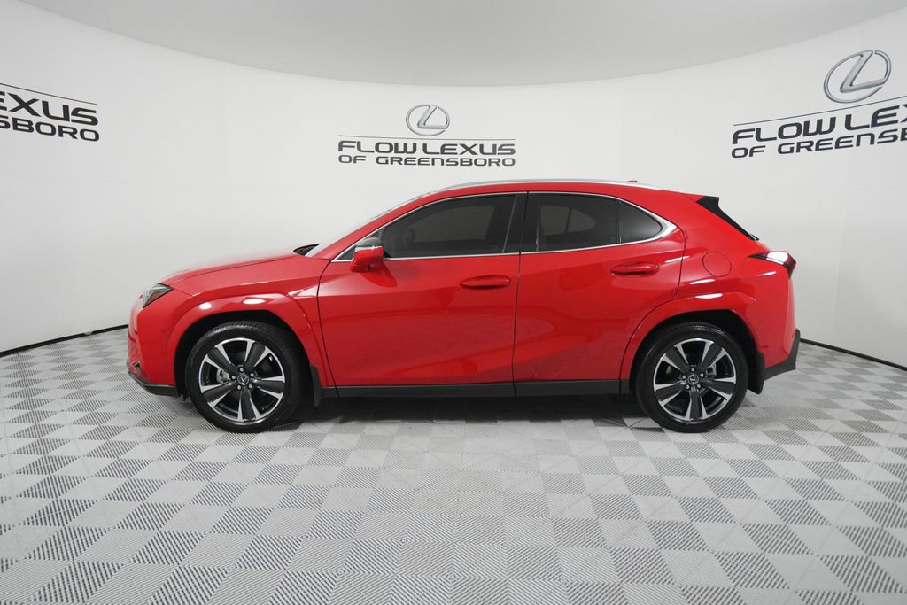 Certified 2025 Lexus UX 300h FWD w/ Accessory Package (Z1) image 4