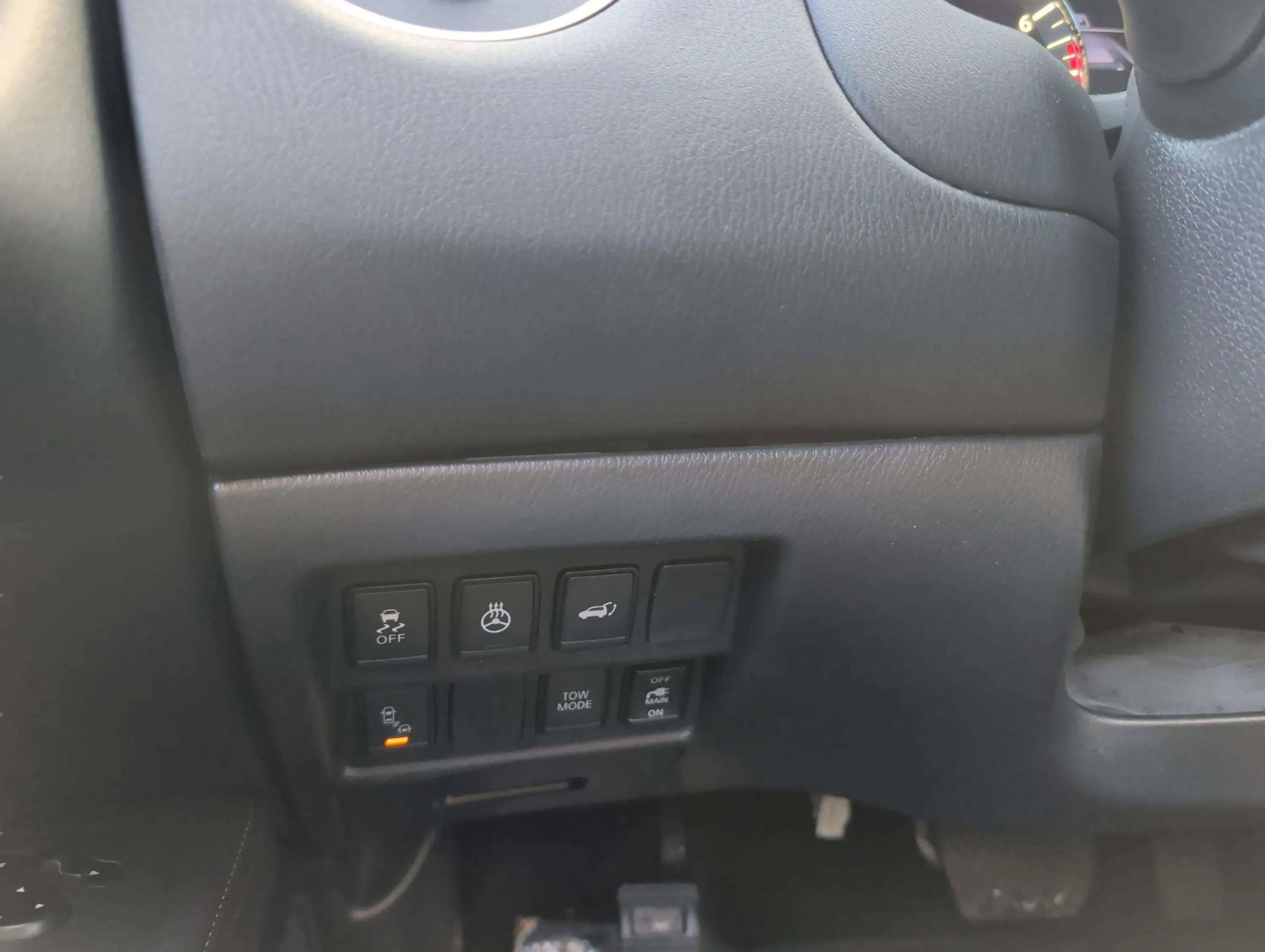 Used 2020 Nissan Pathfinder SL image 24