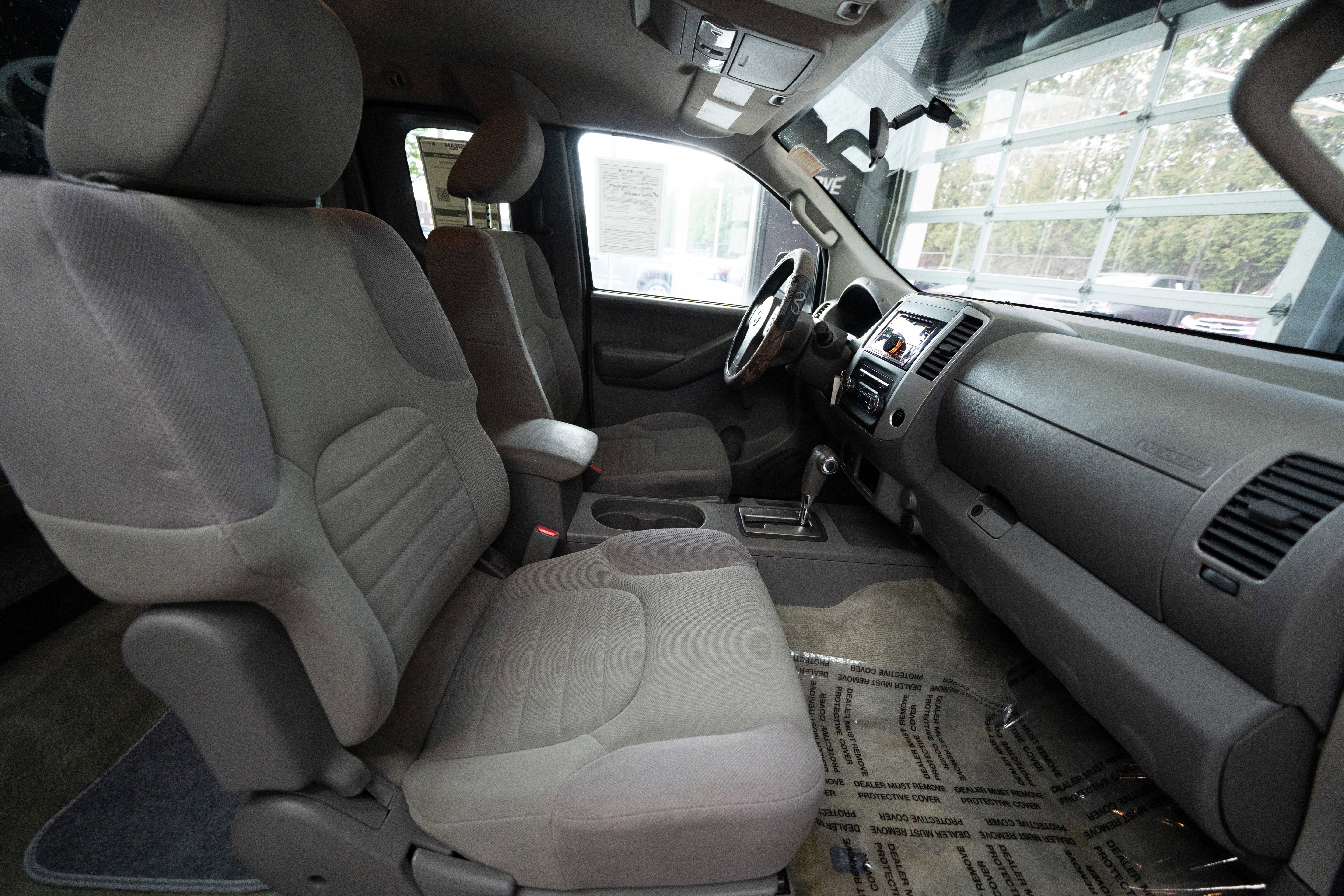 Used 2014 Nissan Frontier S image 25