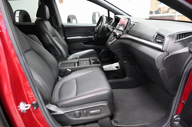 Used 2025 Honda Odyssey Sport-L image 11